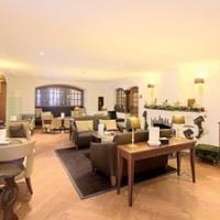 Le Petit Cervin Hotel Zermatt Exterior foto The lounge at the airport