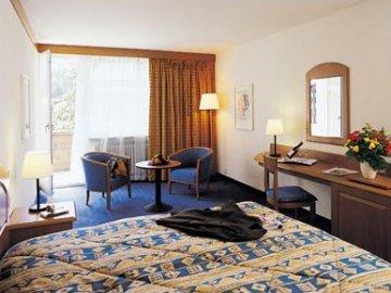 Le Petit Cervin Hotel Zermatt Exterior foto A typical room at the Hotel de la Tour